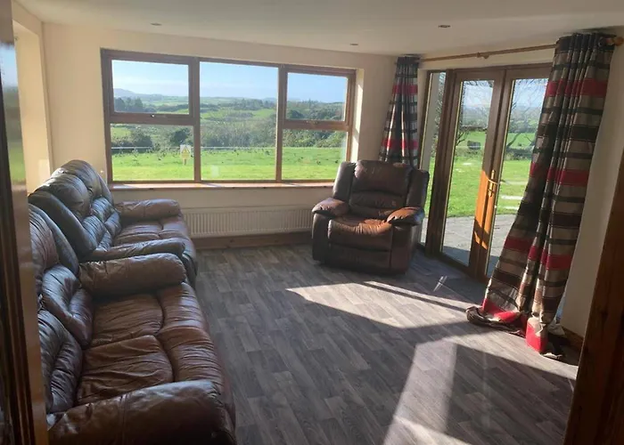 Ferienhaus Beacon View House 4-beds Sleeps 8 Parking *